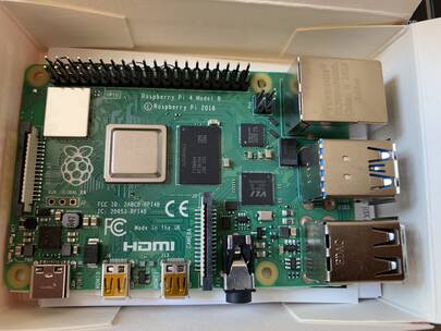 Bild: Raspberry 4 - Platine in Verpackung Bild: Raspberry 4 - Platine in Verpackung